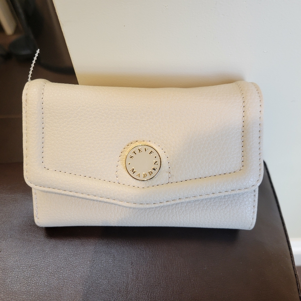 Steve Madden Cream Wallet